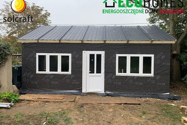 Garage in Rettendon Common, UK 